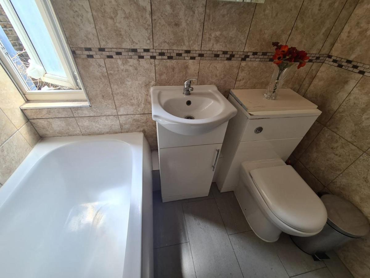 "Bright & Spacious" 3 Bedroom Flat By Kings Cross, St Pancras Station!!!!64 London Exterior photo